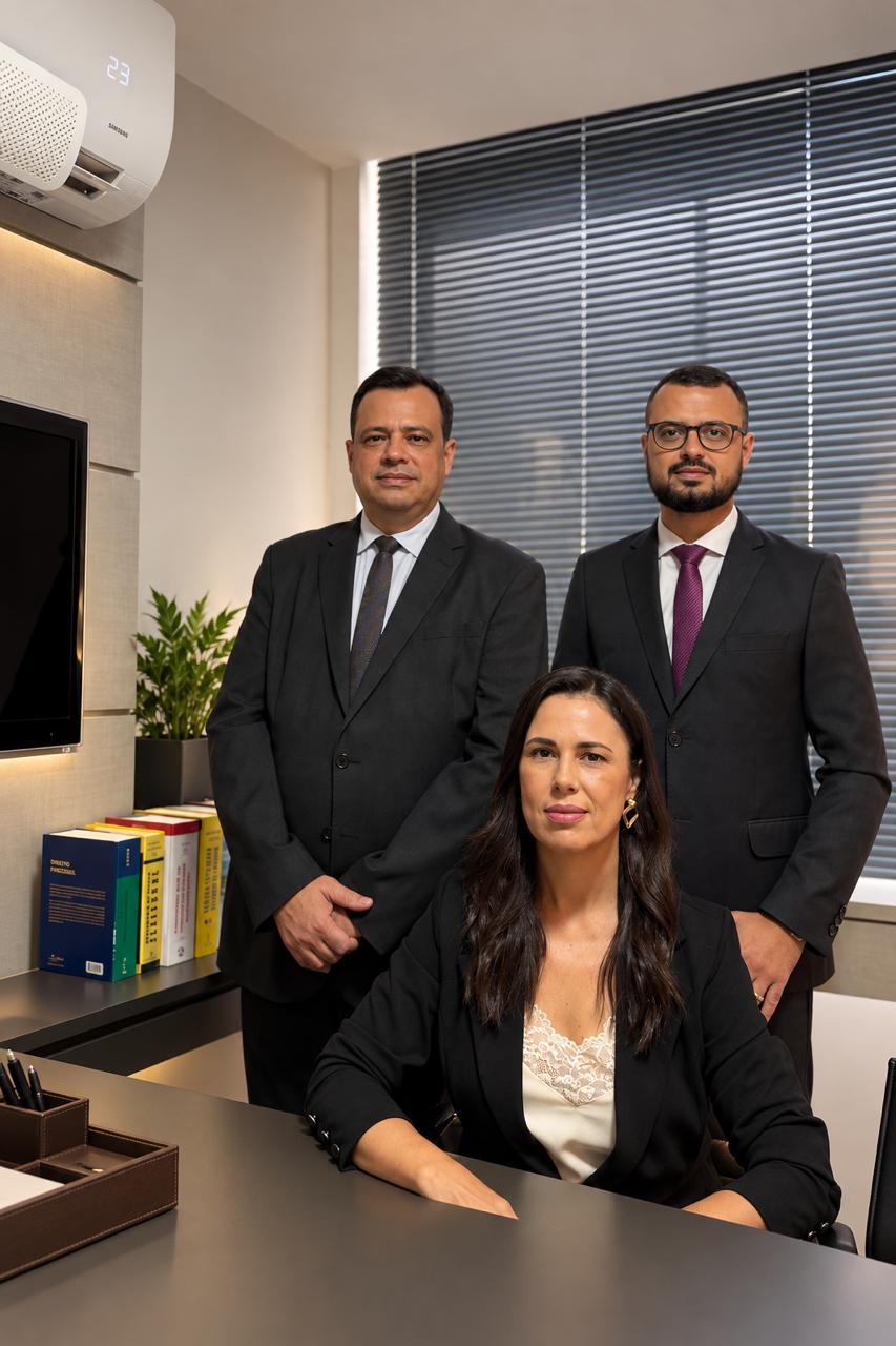 Equipe da Marge Advocacia no escritório em Muriaé